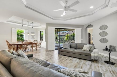 1613 Serrano Cir, Naples, FL 34105-4948