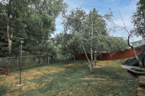 923 Woody Ln, Minneapolis, MN 55448-3216