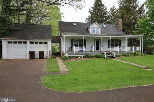 2077 Bustard Rd, Lansdale, PA 19446-5719