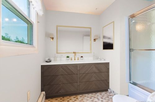 18 Wayland Rd, Milford CT  06460-4534 exterior