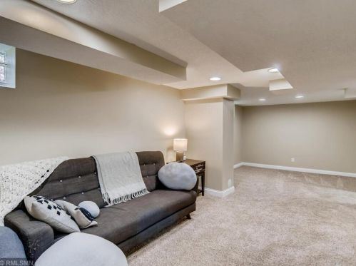 884 Ashland Ave, Saint Paul MN 55104-7013 exterior