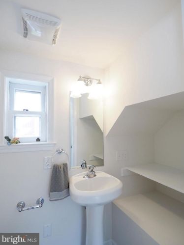 326 Liberty St, Charles Town WV  25414-1828 exterior