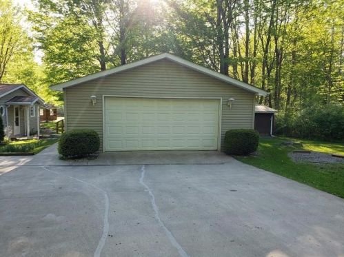 15317 Conaway Dr, Linesville, PA 16424-6613