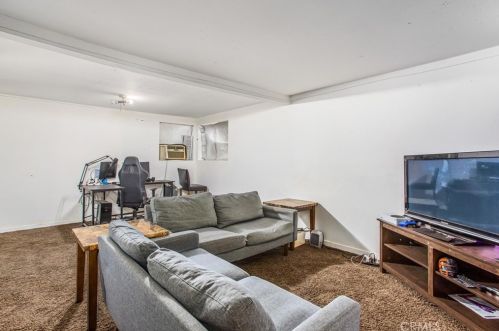 8435 Mission Blvd, Riverside CA  92509-2976 exterior