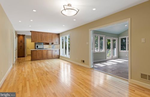 144 Oldbury Dr, Wilmington DE  19808-1420 exterior