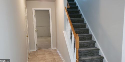 3 Saddle Ridge Ct, Wilmington DE  19808-2736 exterior