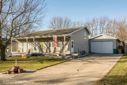 903 Linden Dr, Norwalk, IA 50211-1408