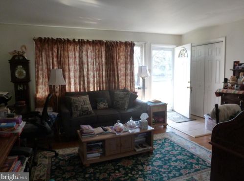 305 Brandy Ln, Navy Sup Dpt, PA 17055-2808