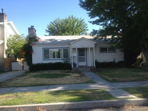 375 Clarke St, Bishop, CA 93514-3526