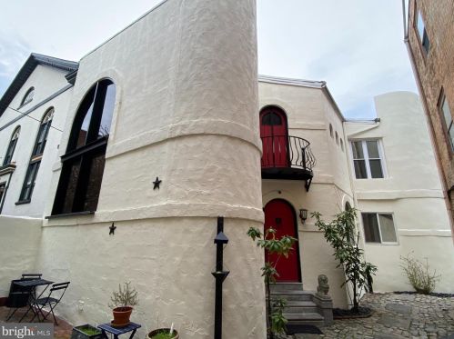 781 2nd St, Philadelphia, PA 19147-3453