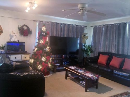 205 Olive Ave, Wahiawa, HI 96786-1724