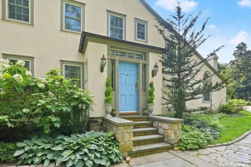 58 Skymeadow Dr, Stamford, CT 06903-3408