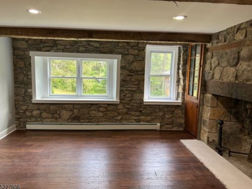 5 Pierson Ln, Oxford NJ  07863-3278 exterior