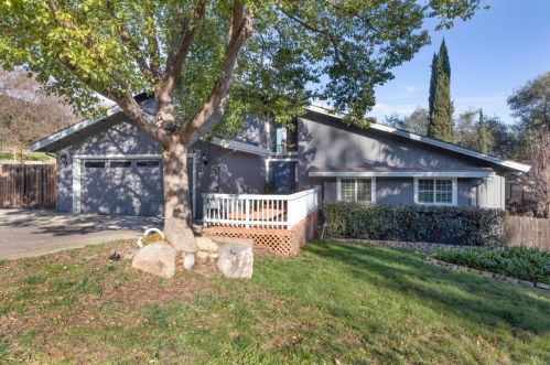 3855 Lakeshore Blvd, Loomis, CA 95650-9787