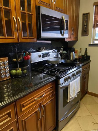 8258 Langdale St, New Hyde Park, NY 11040-1821