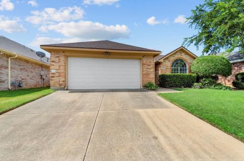 9088 Brushy Creek Trl, Fort Worth, TX 76118-7348