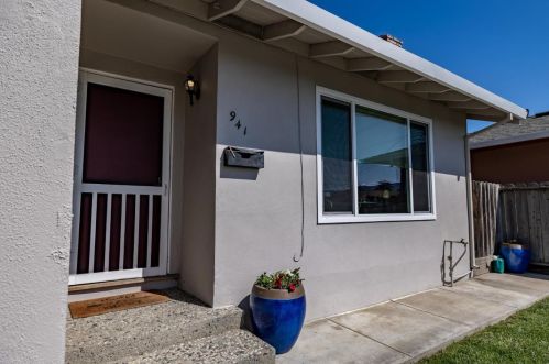 941 Suiter St, Hollister CA  95023-4631 exterior