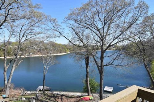 44 Boulevard Ave, Lincoln RI  02865-2108 exterior