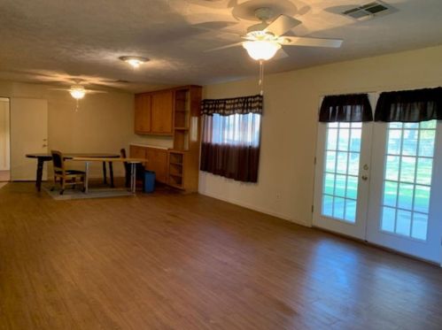 1540 Calvit St, Hempstead TX  77445-4234 exterior
