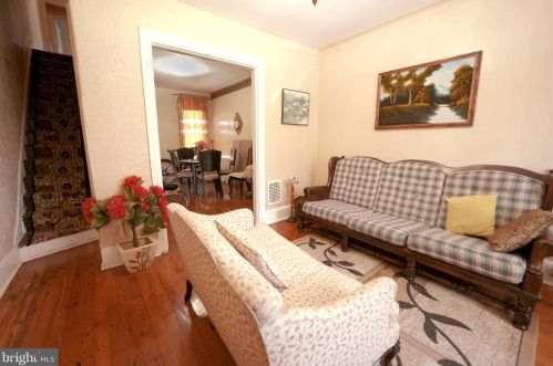 1614 Walnut St, Harrisburg, PA 17103-2350