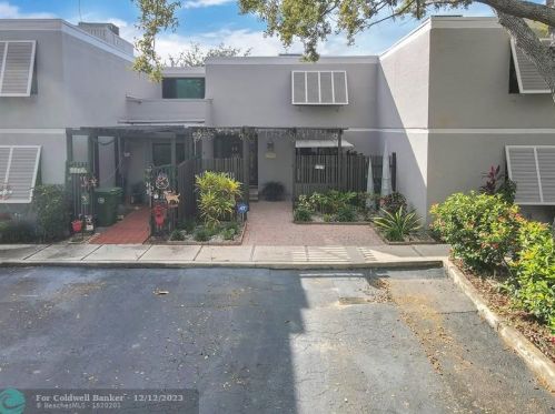 11378 15th Ct, Hollywood, FL 33026-2699