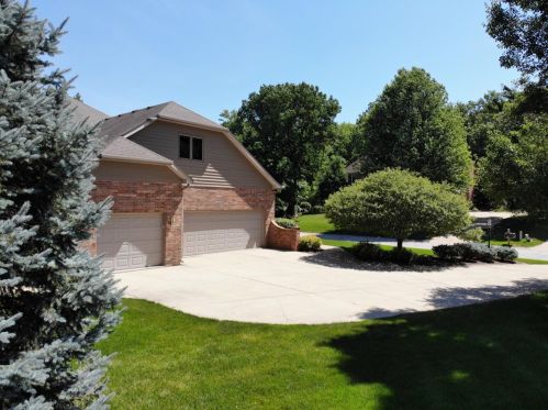 2001 William Dr, Valpo IN  46385-8196 exterior