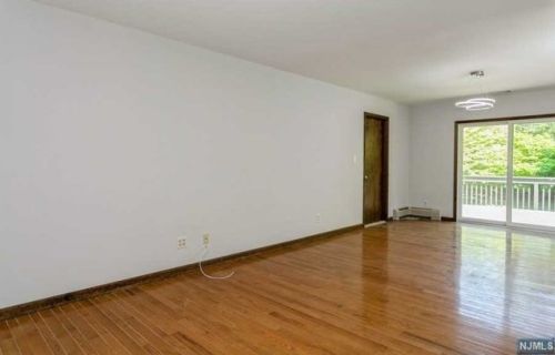 40 Grove St, Closter NJ  07624-2401 exterior