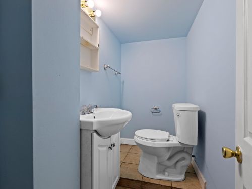 3051 52, Milwaukee WI 53219-4518 exterior