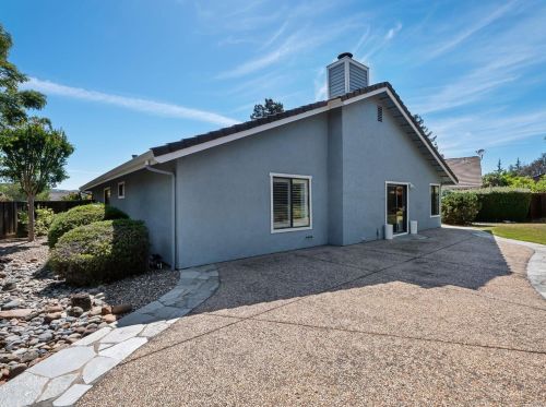1423 Fry Ct, Benicia CA  94510-2576 exterior