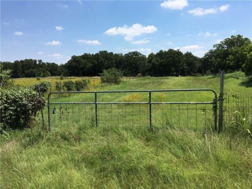 13 Spring Oaks Rd, Burleson, TX 76028-3617