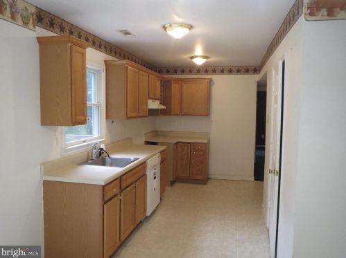 158 Camel Hump Ct, Richmond National Battlefiel VA  22835-2688 exterior