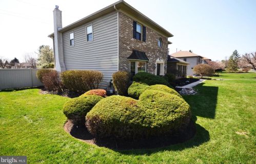 616 Whittaker Pl, Lansdale, PA 19446-5668