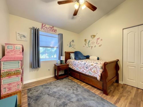 1726 Berkshire Blvd, Fort Pierce FL 34952-7112 exterior