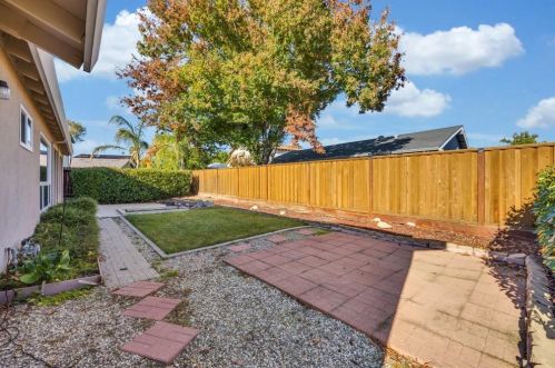 5820 Merlindale Dr, Citrus Heights CA  95610-6728 exterior