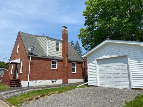 404 Opre Ave, Grove City, PA 16127-1816