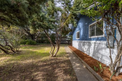 810 Walnut Ave, Ukiah CA  95482-3703 exterior