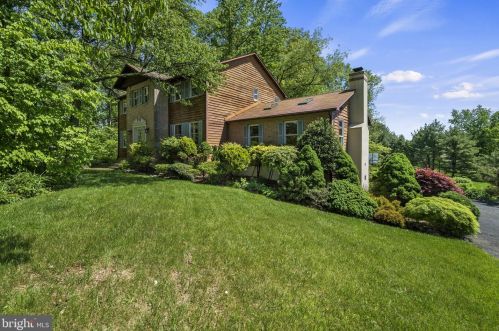 8625 Hensingersville Rd, Macungie, PA 18062-2063