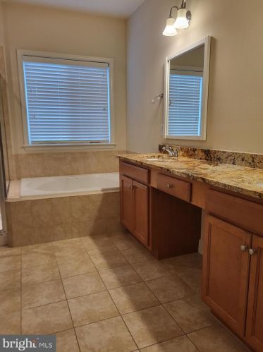 404 Madison Manor Ct, Herndon VA  20170-4540 exterior