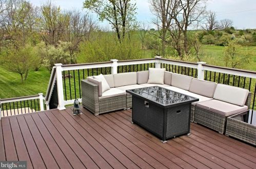 39068 Irish Corner Rd, Lovettsville VA  20180-2742 exterior