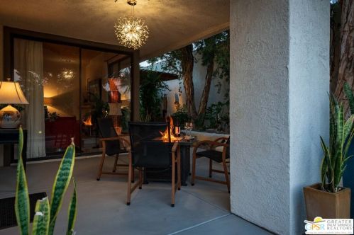 4 Vista Loma Dr, Rancho Mirage CA  92270-2959 exterior