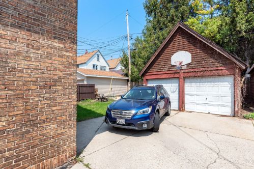 4128 Mckinley Ct, Milwaukee WI  53208-2764 exterior