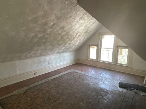 307 Graham St, Pittsburgh PA  15206-2839 exterior