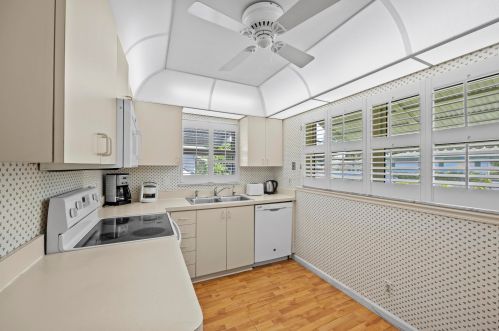 809 Meadowlark Ln, Delray Beach FL  33445-1853 exterior