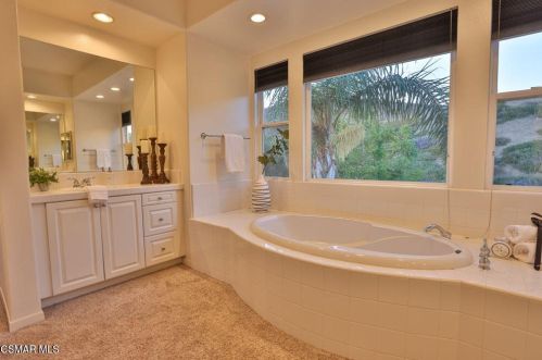 5391 Evening Sky Dr, Simi Valley CA  93063-5744 exterior