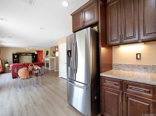 23810 Oak View Ln, Santa Clarita CA  91321-4661 exterior