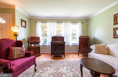 1113 Roeloffs Rd, Yardley PA  19067-4514 exterior