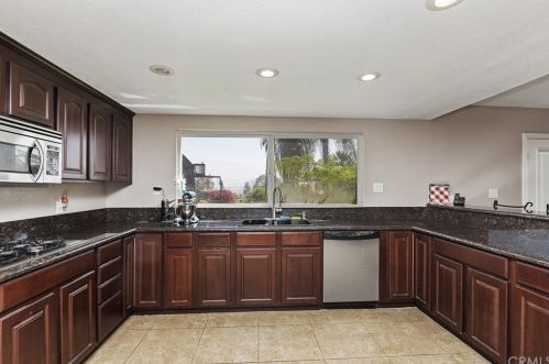 16060 Lenel Ct, Riverside CA  92504-5817 exterior