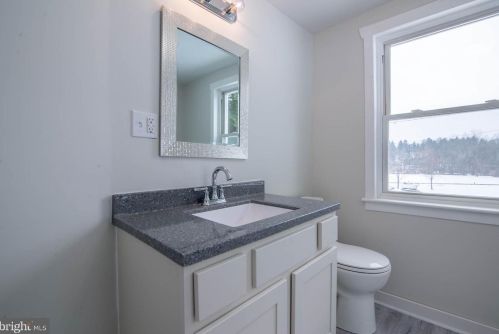 1580 Trolley Rd, Hanover PA  17331-6824 exterior