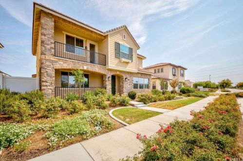 11504 Campus Park Dr, Bakersfield, CA 93311