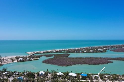 2629 Coconut Dr, Sanibel FL  33957-2005 exterior
